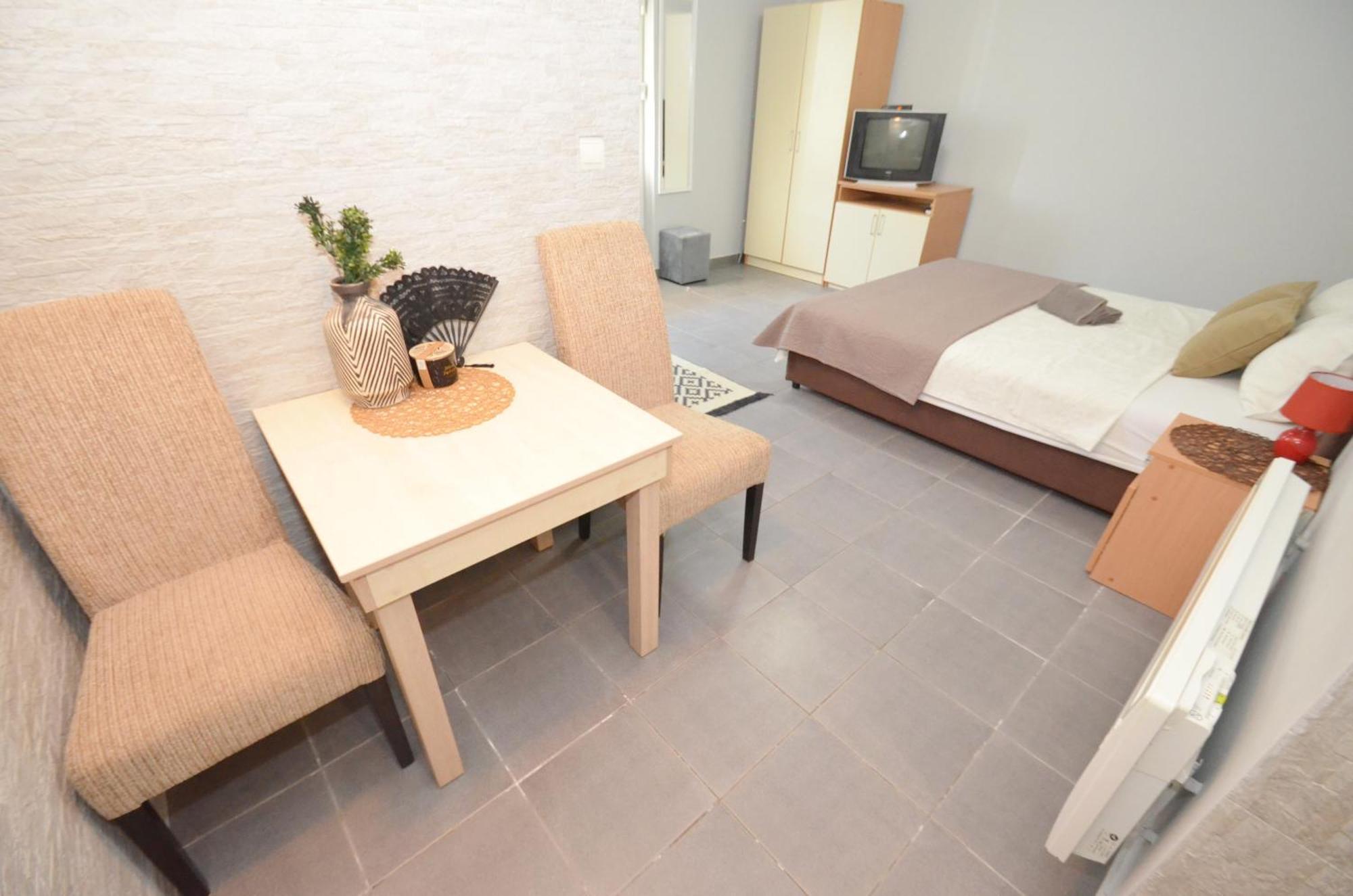טיווט Porto Lastva Apartments מראה חיצוני תמונה